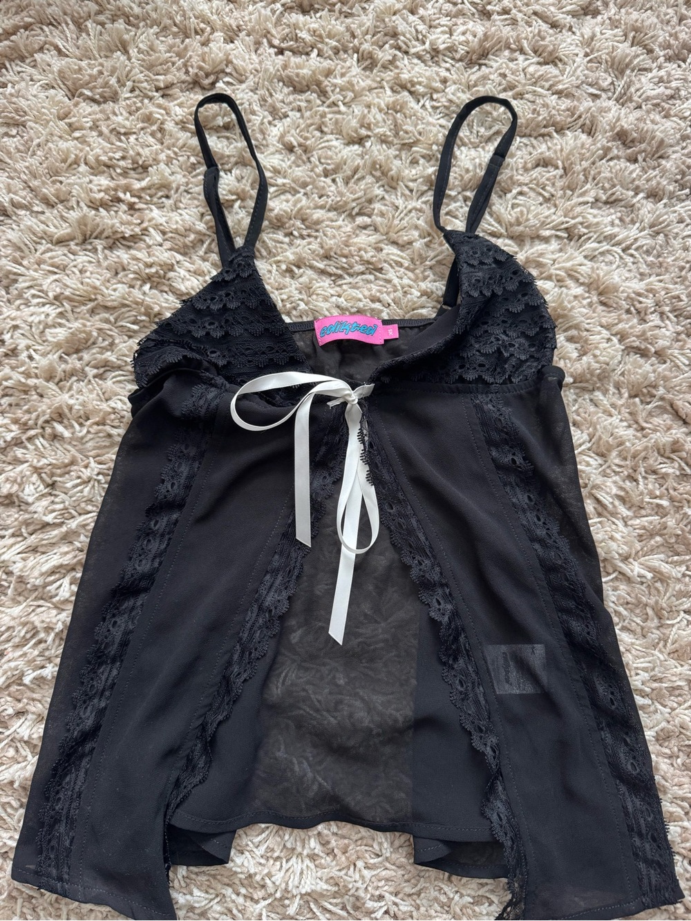 EDIKTED LACE TOP TIE BLACK AND CREAM